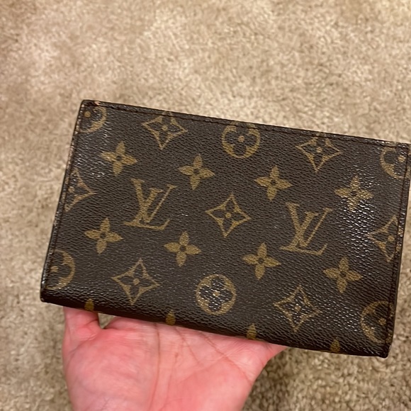 Sold✅Louis Vuitton Toiletry Pouch - Picture 6 of 11
